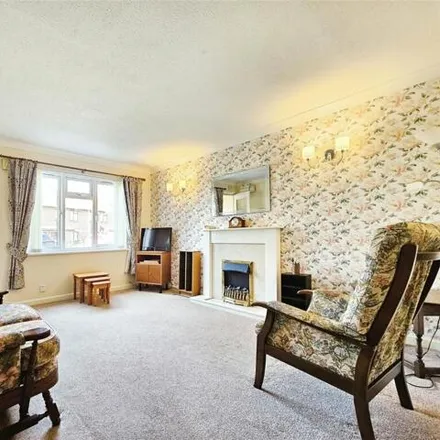 Image 5 - Church Court Grove, Broadstairs, CT10 2YH, United Kingdom - Apartment for sale