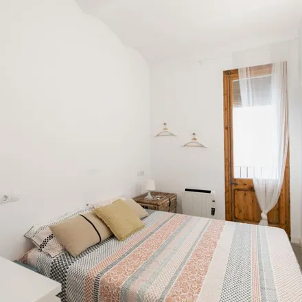 Image 2 - Carrer d'Alcolea, 08001 Barcelona, Spain - Apartment for rent