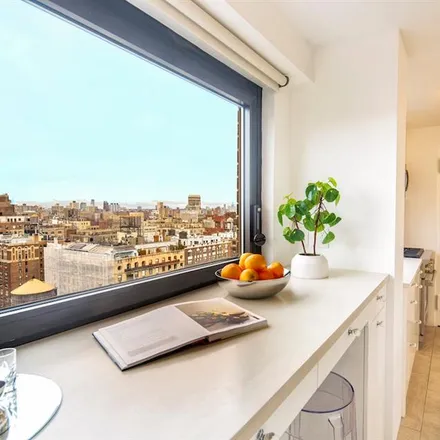 Image 6 - 111 EAST 85TH STREET 24G in New York - Apartment for sale