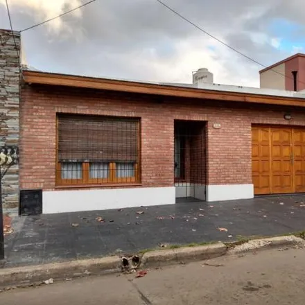 Buy this 2 bed house on Catamarca 1380 in Quilmes Este, 1877 Quilmes