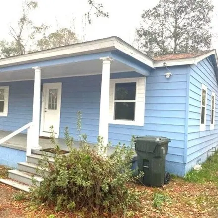 Buy this 3 bed house on 1361 Petty Street in Dothan, AL 36301