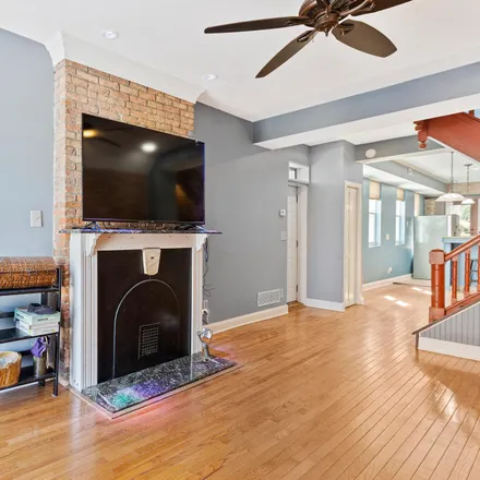 Image 4 - 2037 East Fairmount Avenue, Baltimore, MD 21231, USA - Townhouse for sale