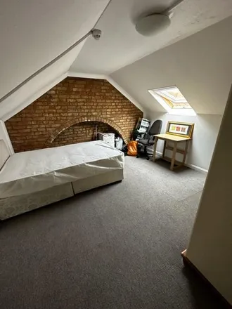 Rent this studio room on Best-one in 114 Wellington Street, Luton