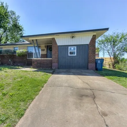 Image 3 - 630 General Senter Drive, Midwest City, OK 73110, USA - House for sale