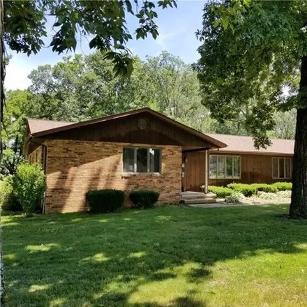Image 2 - 12852 Country Club Road, Effingham, IL 62401, USA - House for sale