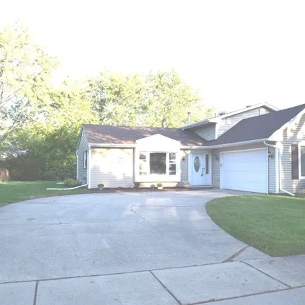 Buy this 3 bed house on 135 Leawood Drive in Roselle, IL 60172