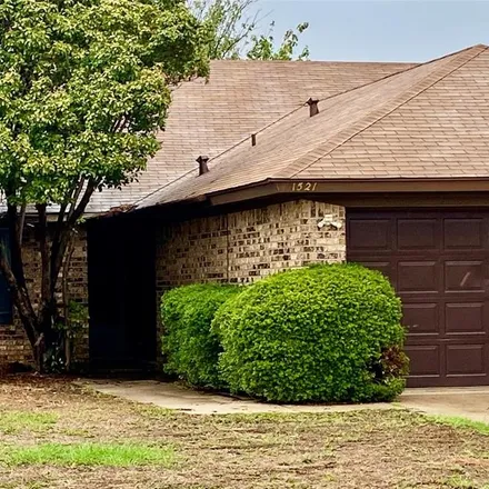 Rent this 2 bed duplex on University Hill Condominiums in 1402 Westheimer Road, Abilene
