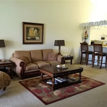 Image 4 - 375 Robin Hood Circle, Collier County, FL 34104, USA - Condo for rent