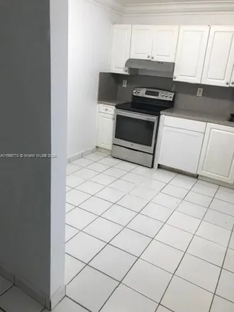 Image 2 - 460 Northeast 215th Street, Miami Shores, West Park, FL 33179, USA - Condo for rent