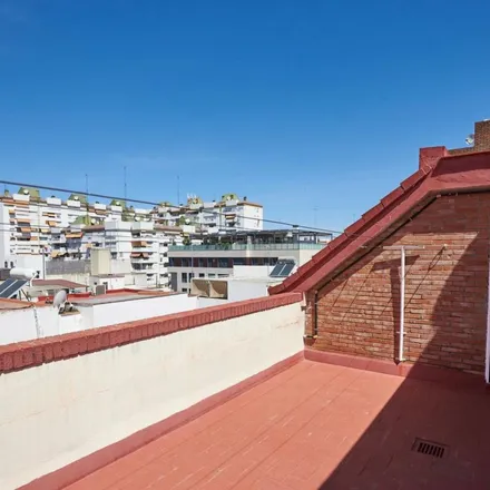 Image 7 - C.D.P. Sagrada Familia de Urgel, Calle Marqués de Nervion, 13, 41005 Seville, Spain - Apartment for rent