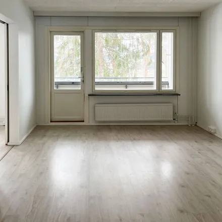 Rent this 3 bed apartment on Pupuhuhdantie 12 in 40340 Jyväskylä, Finland