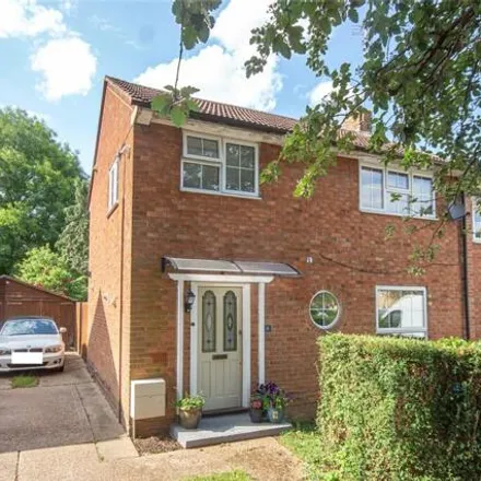 Buy this 3 bed house on Little Lake in Welwyn Garden City, AL7 4RT