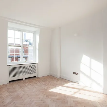 Rent this 2 bed apartment on Ralph Court in Queensway, London