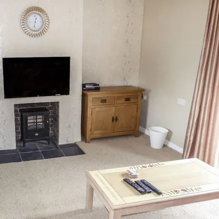 Rent this 3 bed townhouse on Battle in TN33 0HD, United Kingdom