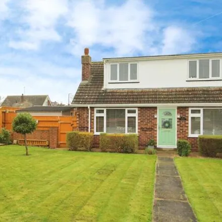 Buy this 3 bed house on The Crofts in Humberston, DN36 4DN