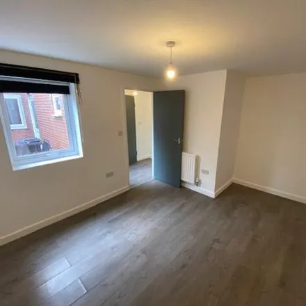 Image 4 - Hollowfield, Middlesbrough, TS8 0RS, United Kingdom - Loft for rent