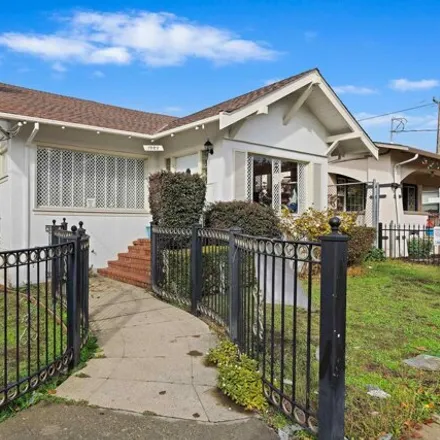 Buy this 3 bed house on 1929 35th Avenue in Oakland, CA 94619