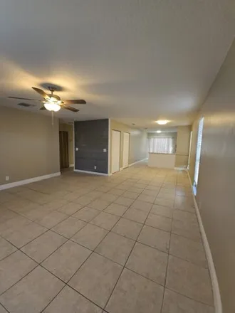 Image 3 - Orleans Court, Golfview, Palm Beach County, FL 33416, USA - Townhouse for sale
