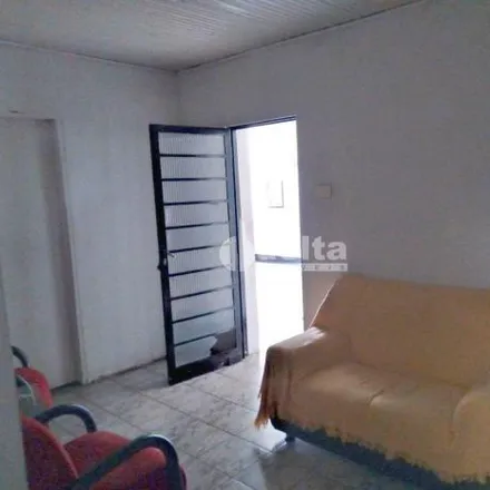 Buy this 5 bed house on Rua Vieira Gonçalves in Martins, Uberlândia - MG