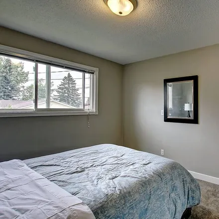 Image 4 - Thorncliffe, Calgary, AB T2K 3W7, Canada - Apartment for rent