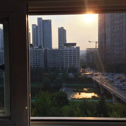 Image 4 - Seongnam-si, GYEONGGI, KR - Apartment for rent
