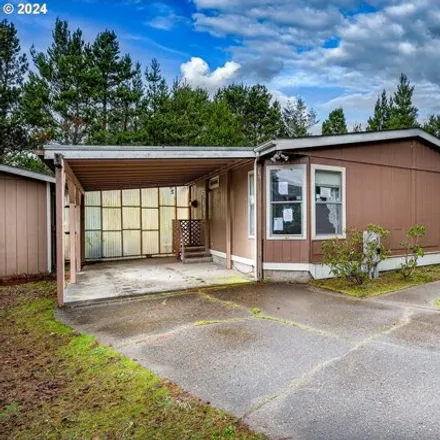 Buy this studio apartment on 765 Wecoma Loop in Florence, OR 97439