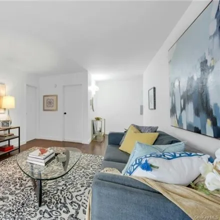 Image 6 - 2575 Palisade Avenue, New York, NY 10463, USA - Apartment for sale