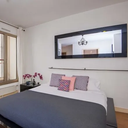Image 5 - 3 Rue Bernard de Clairvaux, 75003 Paris, France - Apartment for rent
