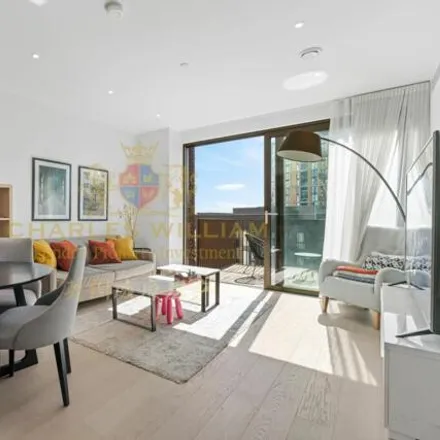 Image 1 - Darby's, 3 Viaduct Gardens, Nine Elms, London, SW11 7AY, United Kingdom - Room for rent