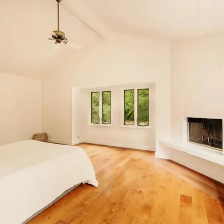 Rent this 3 bed apartment on 22750 Chamera Lane in Topanga, Los Angeles County