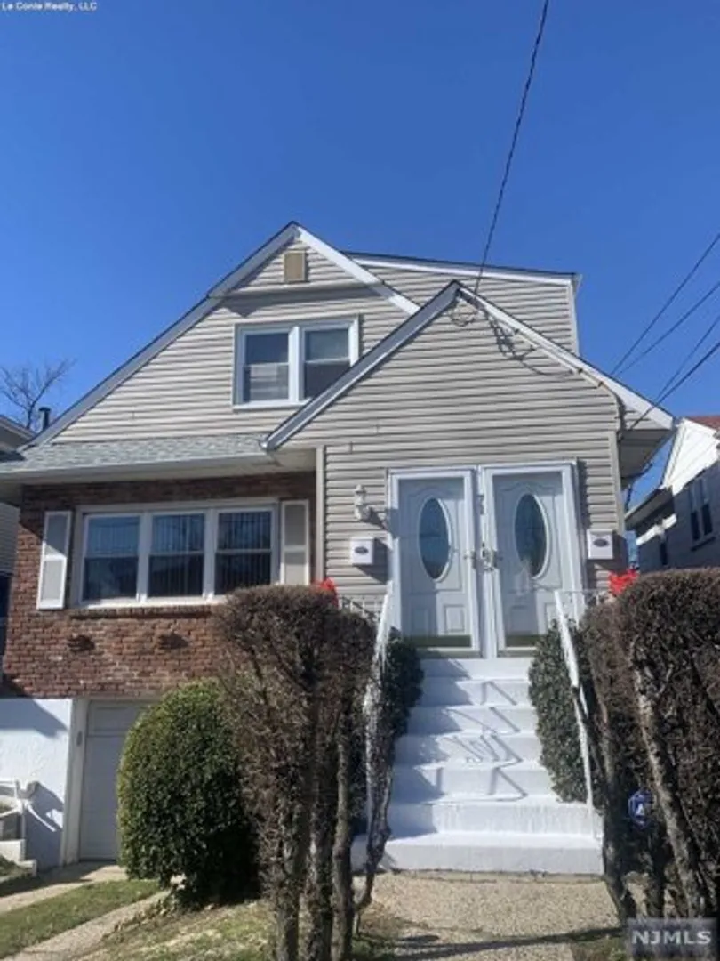 71 Country Village Road, Jersey City, NJ 07305, USA | 2 bed house for rent