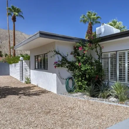 Buy this 3 bed house on 636 Vista Oro in Palm Springs, CA 92264