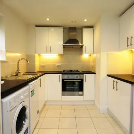 Rent this 1 bed apartment on Grenfell Road in Maidenhead, SL6 4DA
