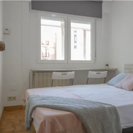 Rent this 5 bed room on Madrid in Paseo de la Dirección, 87