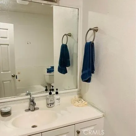 Image 4 - 655 W 6th St Apt B, Tustin, California, 92780 - Townhouse for rent