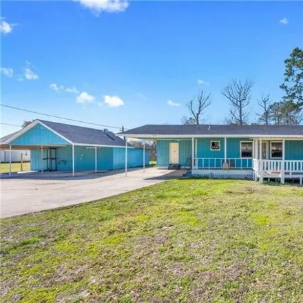 Buy this 3 bed house on 1129 Park Rd in Lake Charles, Louisiana