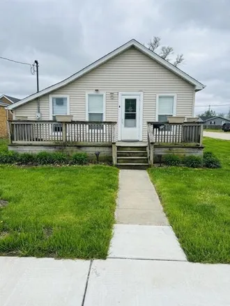 Buy this 2 bed house on 899 South Mazon Street in Coal City, Grundy County