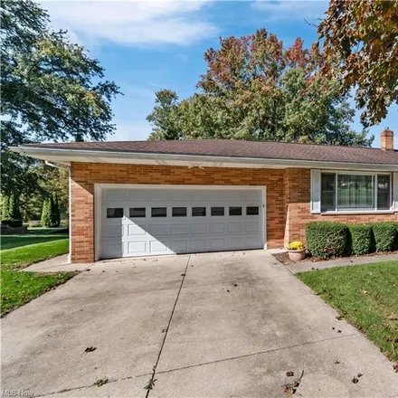 Buy this 3 bed house on 88 South Village View Road in Tallmadge, OH 44278