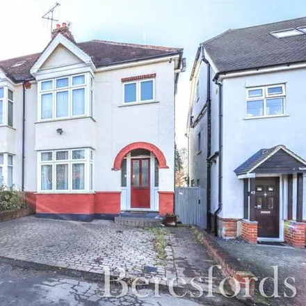 Buy this 3 bed duplex on Warley Mount in Warley, CM14 5EP