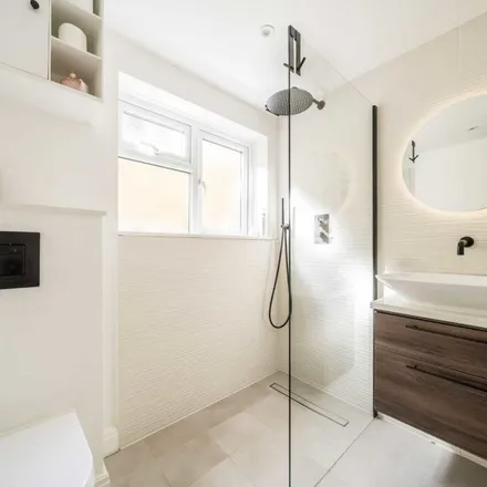 Rent this 2 bed apartment on Aston Court in Lansdowne Road, Cottenham Park
