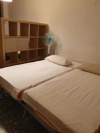 Rent this 6 bed room on Avinguda de Josep Tarradellas in 131, 08001 Barcelona