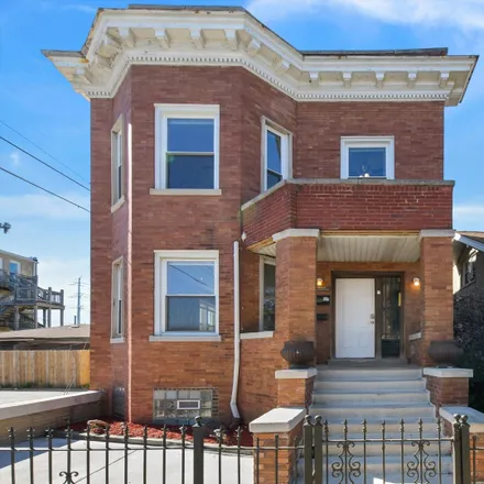 Buy this 6 bed duplex on 6644 South Marquette Road in Chicago, IL 60637