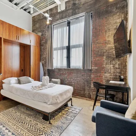 Rent this studio apartment on Pittsburgh