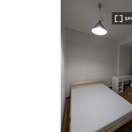 Rent this 6 bed room on Avenida da Boavista 67 in 4050-114 Porto, Portugal