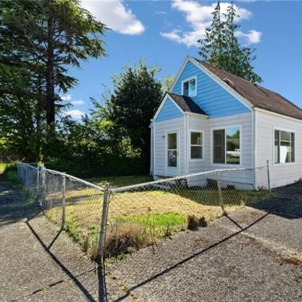 Buy this 4 bed house on Sumner at 30th in Sumner Avenue, East Hoquiam