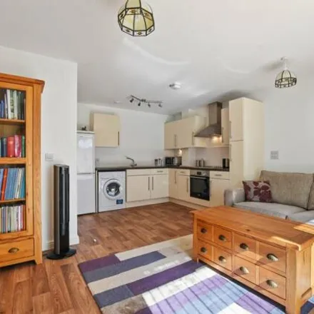 Image 2 - Brownell Place, London, W7 3AZ, United Kingdom - Apartment for sale
