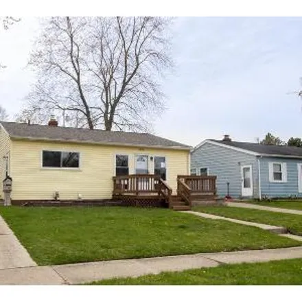 Buy this 3 bed house on 2878 Plainfield Avenue in Flint, MI 48506