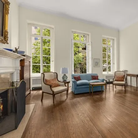 Image 2 - 27 East 73rd Street, New York, NY 10021, USA - Townhouse for sale