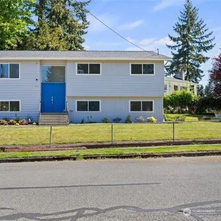 Buy this 4 bed house on 5312 155th Avenue Northeast in Redmond, WA 98052