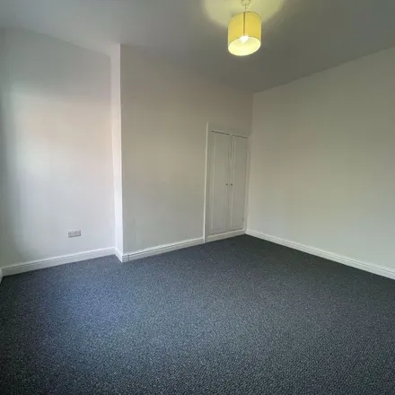 Image 5 - Queen Street, Mossley, OL5 9AJ, United Kingdom - Apartment for rent